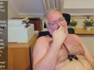 Cam4 Live Porn of hairysubguy
