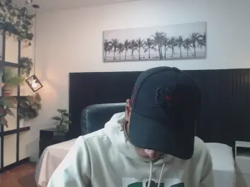 Cam4 Free Live Porn of markbow