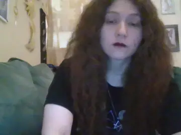 QueenCrimson from cam4