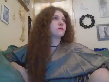 Cam4 Free Porn Cam of QueenCrimson