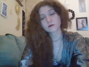 Cam4 Private Sex Chat of QueenCrimson