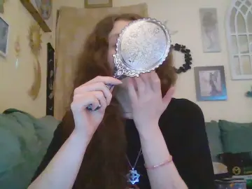 Cam4 Live Sex of QueenCrimson