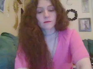 Cam4 Free Live Porn of QueenCrimson