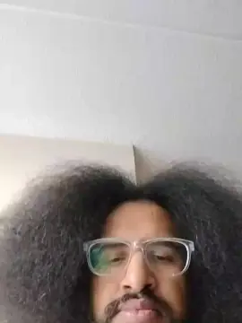 Lukeman001 from cam4