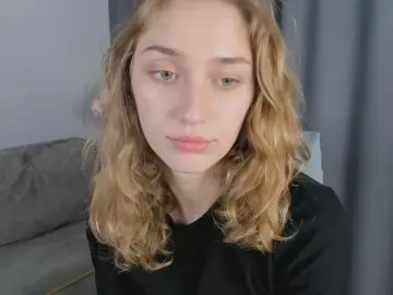 CloverFell from cam4