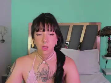 Cam4 Live Porn of nora_temptress