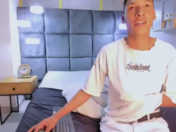 Cam4 Live Sex of Domminick18