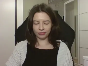 LariceSweetgirl from cam4