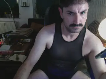 Cam4 Free Live Porn of tom0819