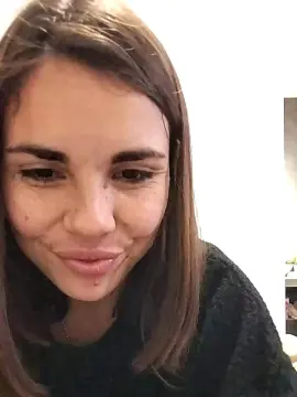 Cam4 Free Live Porn of Desiree025