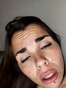 Cam4 Best live sex cam show of Desiree025