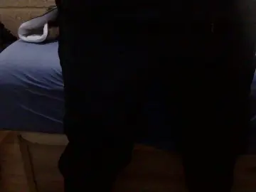 Cam4 Free Live Porn of Scubi007