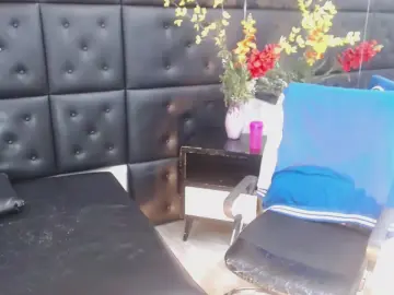 Cam4 Sex Cam of ChrisHott01