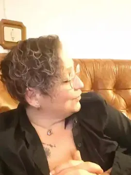 Cam4 Adult Video Chat of ElliPark