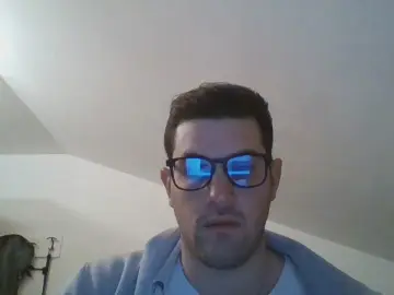 Cam4 Free Live Porn of italybigboy234