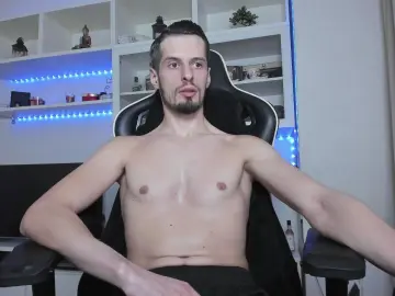 Cam4 Free Live Porn of ToddClaytonn