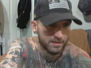 Cam4 Live Sex of FrankieDRay