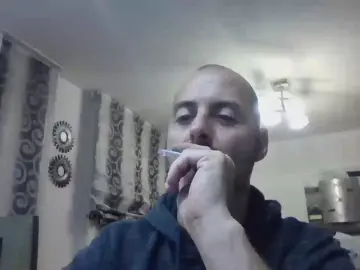 Cam4 Free Live Porn of Madridhetero82