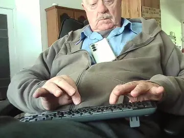 Cam4 Adult Webcams of robert_51xx