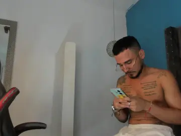 Cam4 Private Sex Chat of KevinFOX23cms