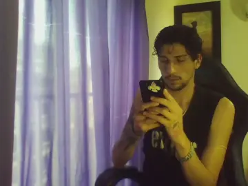 Cam4 Live Sex Cam of Leon4089