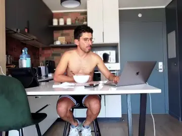 Cam4 Free Porn Cam of felipe__scl