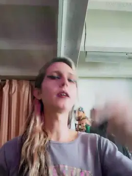 Cam4 Free Live Porn of skylova69