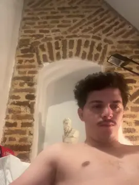 Maitrecesar75 from cam4