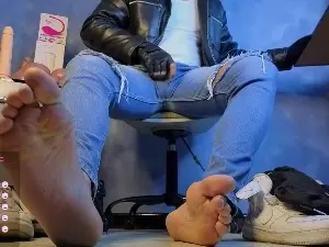 Cam4 Live Porn of MrTom_