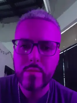 Cam4 Sex Cam of Macho9397