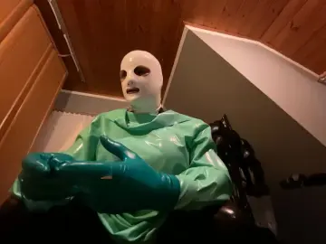 Cam4 Live Sex of RbbrDRONE