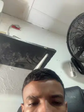 Cam4 Live Sex of Chris_fendi