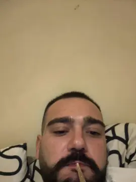 Pisciatoreserio from cam4