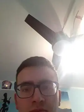 Cam4 Free Live Porn of danidj007