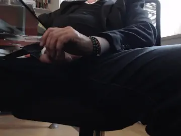 Cam4 Free Porn Cam of CONCRETO_OK