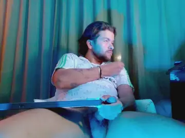 Cam4 Free Live Porn of massimo69_hot