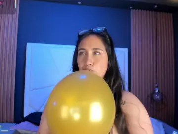 Cam4 Free Live Porn of LauRoberts