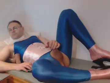 Cam4 Live Porn of stringfan04