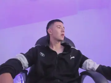 Cam4 Live Porn of Aleckk_Boy