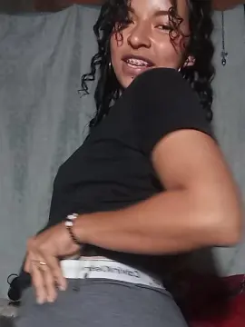 Laurasweet2001 from cam4