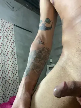 Cam4 Watch Live Sex Cams of Maxxii09