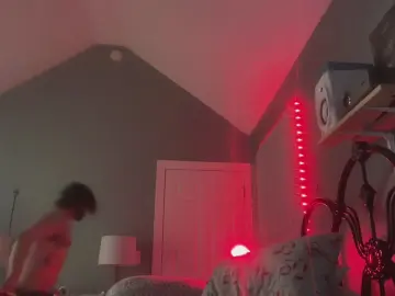 Cam4 Live Porn of TrndSettrz