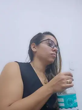 Cam4 Live Sex of LollaBunny26