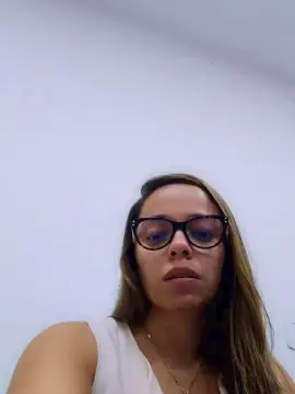 Cam4 Live Porn of LollaBunny26