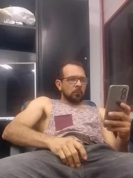 Cam4 Free Live Porn of alfonzo41