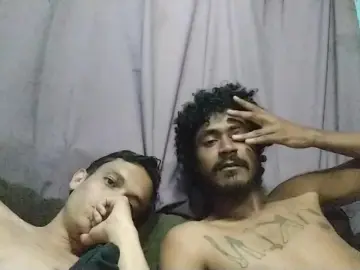 Cam4 Watch Live Sex Cams of RobertLuz