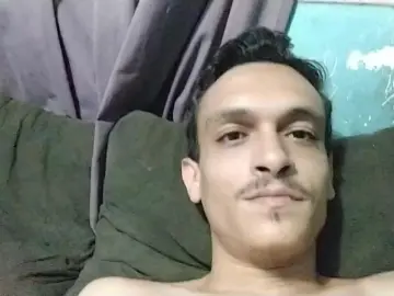 Cam4 Nude Webcam of RobertLuz