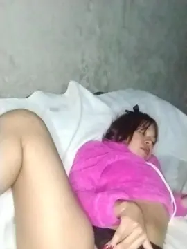 Cam4 Free Live Porn of kerlyhot