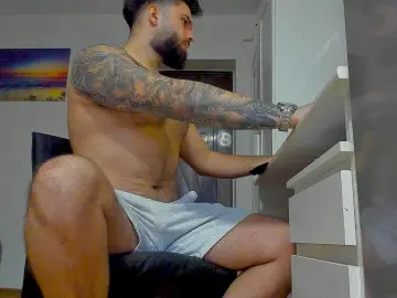 Cam4 Free Live Porn of LukeDenver