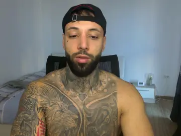 Cam4 Free Live Porn of MaculineGuy69